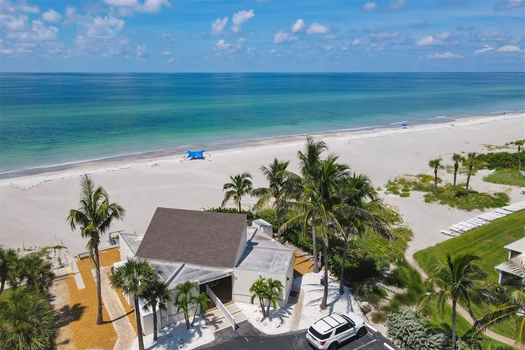 527 Sutton Place Longboat Key, FL 34228 - Photo 79 of 88 a view of yard from terrace with seating space