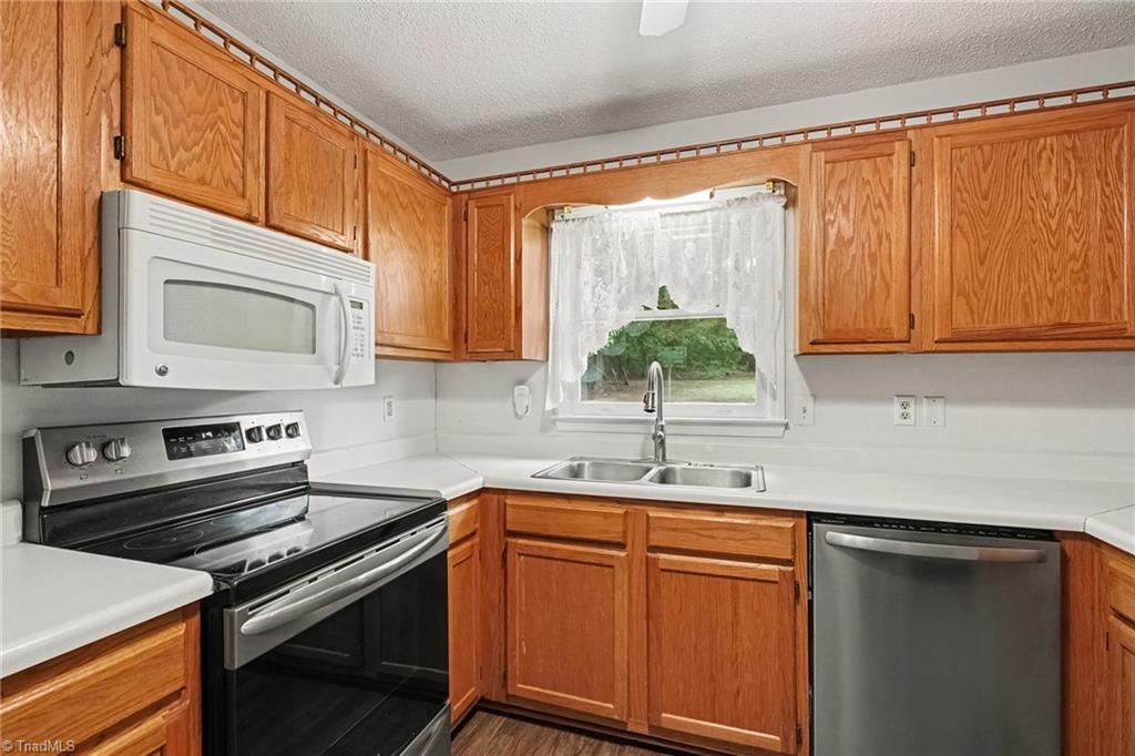 4096 Hoover Hill Road Trinity, NC 27370 - Photo 11 of 26