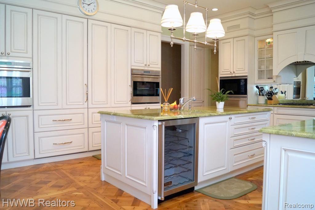 654 Rudgate Road Bloomfield Hills, MI 48304 - Photo 12 of 26 DSC06069.JPG