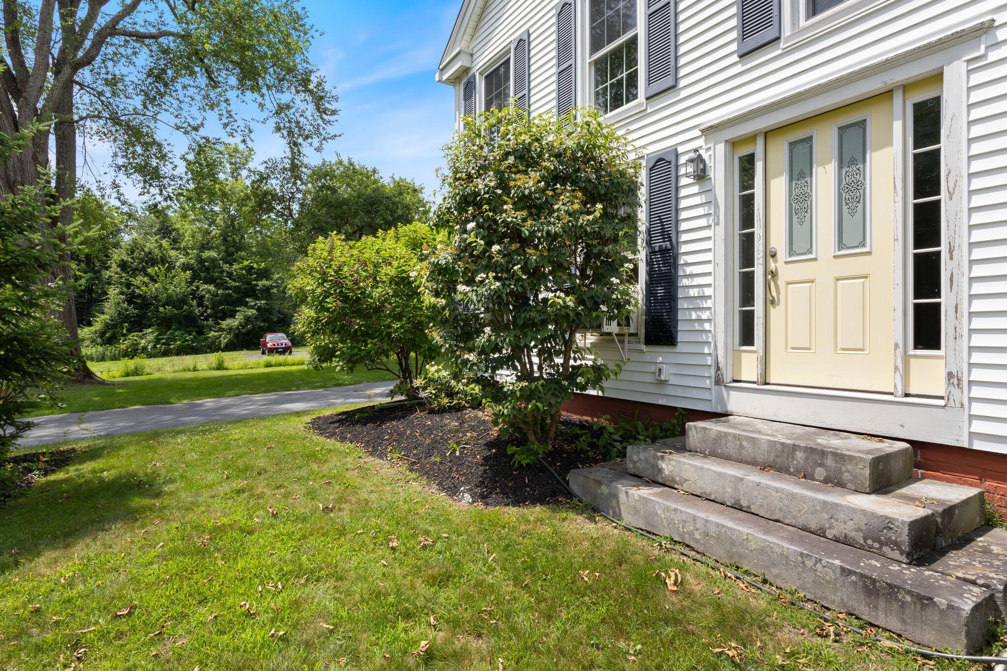 216 Middle Road Falmouth, ME 04105 - Photo 4 of 54 216_Middle_Rd_04