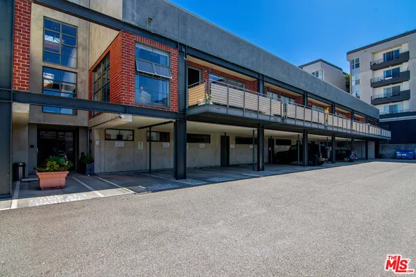 a front view of a building with lots of stuff