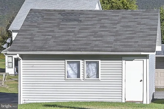 $175,000 | 600 East Main Street, Hegins, PA 17938