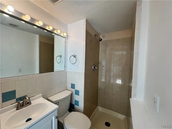 $2,650 | 4843 O Donnell Street, Clay, NY 13088