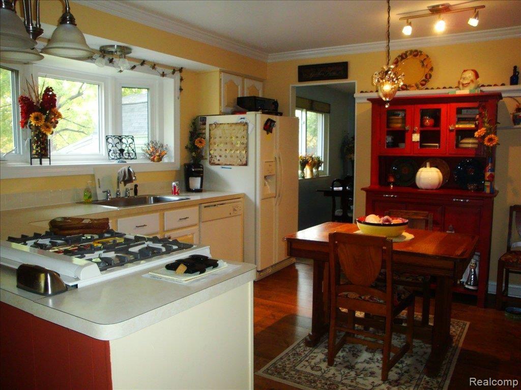 11373 Messmore Road Utica, MI 48317 - Photo 6 of 19 DSC09447