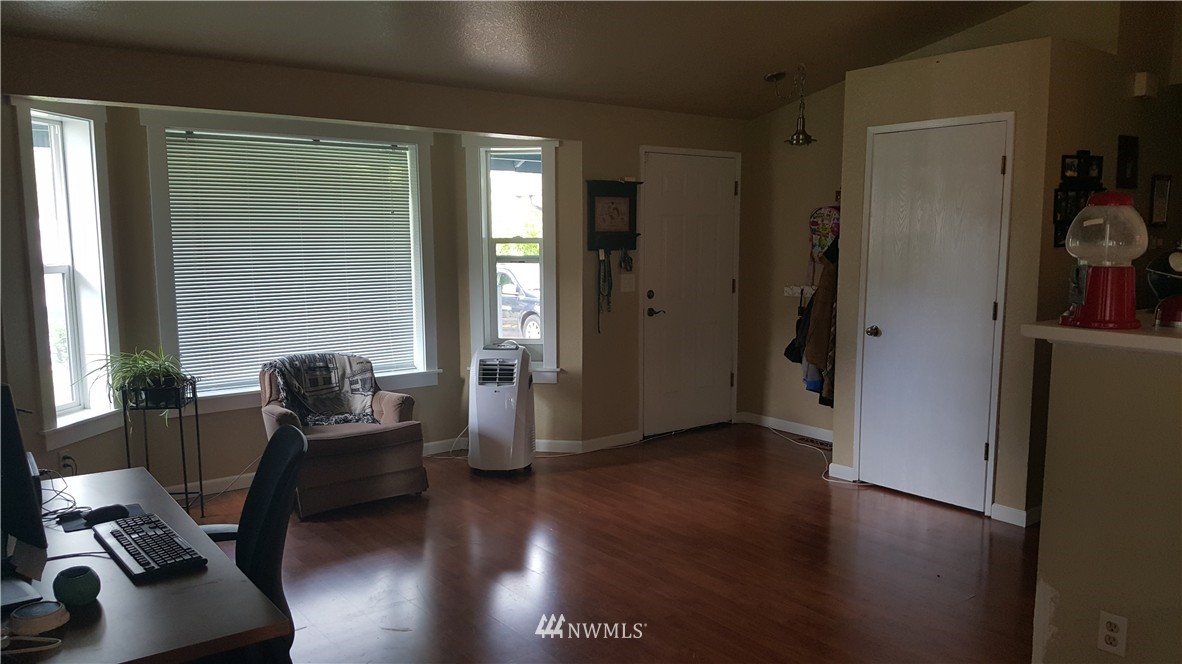 1606 Diamond Road Southeast Lacey, WA 98503 - Photo 6 of 11 Gallery Image 6