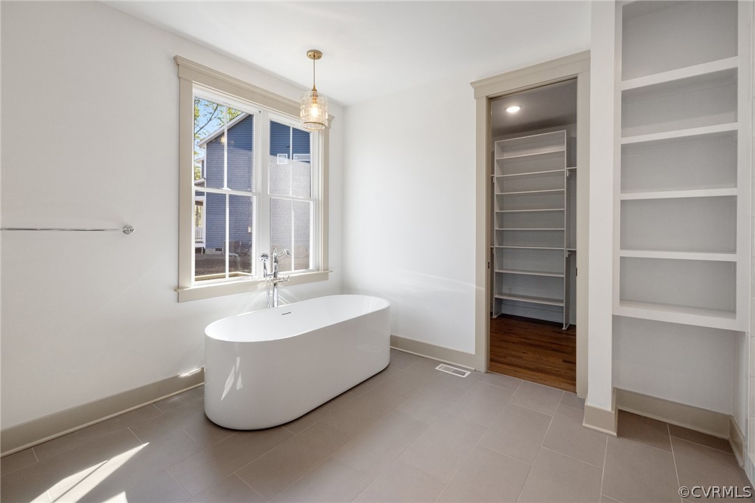 3501 Heaton Drive Midlothian, VA 23112 - Photo 28 of 41 a bathroom with a sink and a bathtub