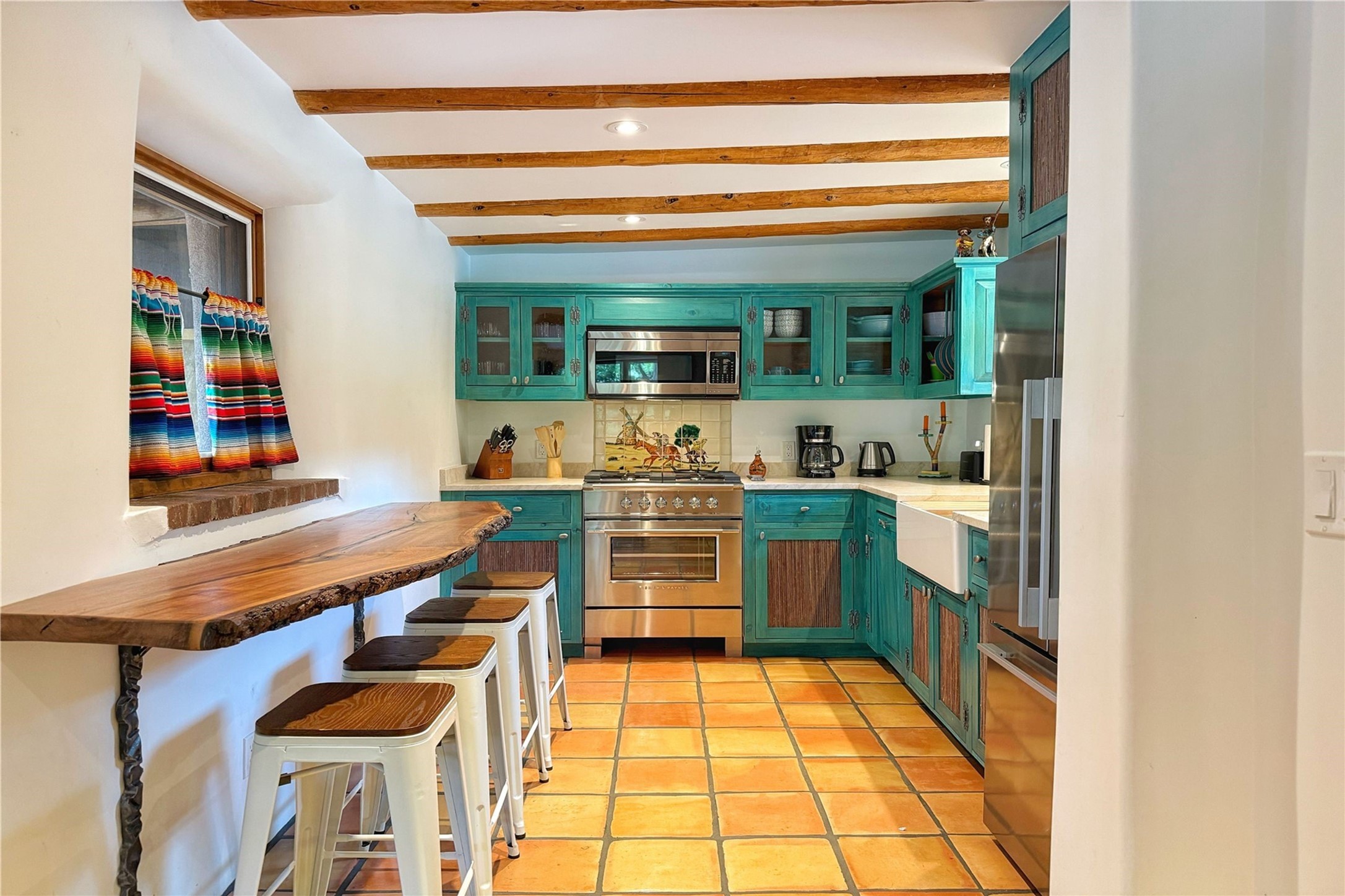 1352 Bishops Lodge Road Santa Fe, NM 87506 - Photo 10 of 66 Dancing Hare kitchen