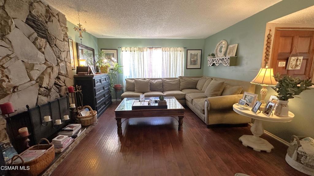 1738 Olympic Street Simi Valley, CA 93063 - Photo 5 of 25