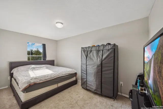 $2,400 | 8810 Mesa Vista, San Antonio, TX 78224