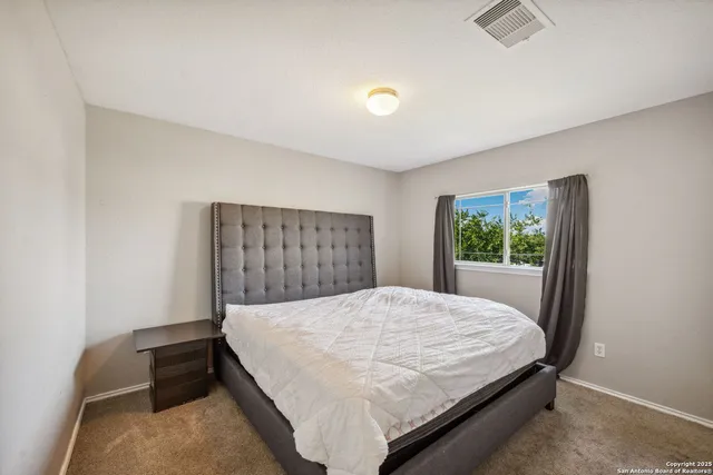 $2,400 | 8810 Mesa Vista, San Antonio, TX 78224