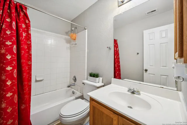 $2,400 | 8810 Mesa Vista, San Antonio, TX 78224