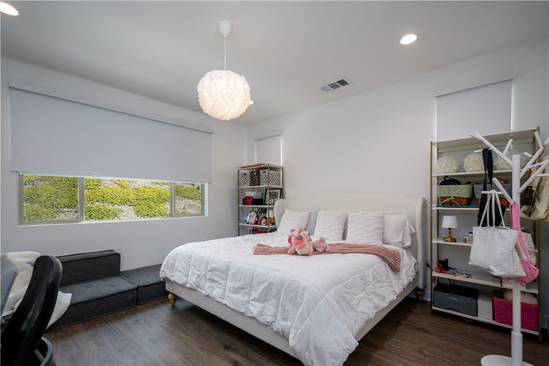 2821 Bridgetide Road Corona, CA 92883 - Photo 16 of 38 Master bed upstairs