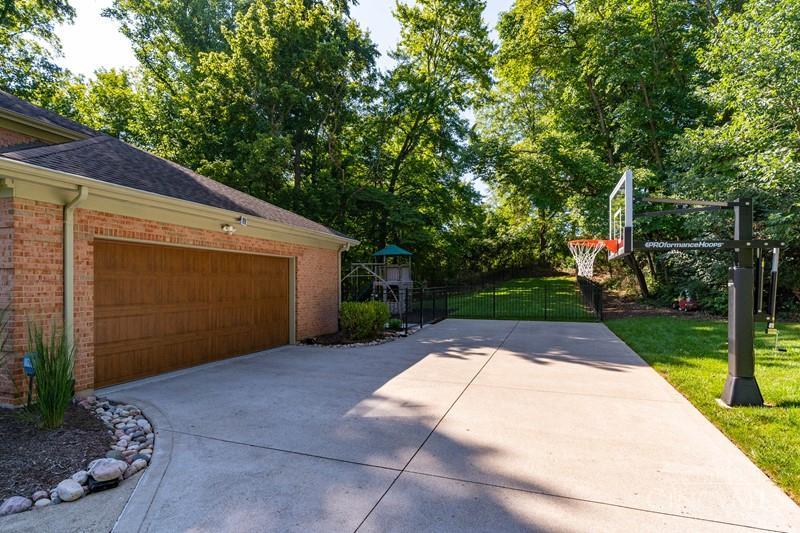 9207 Old Coach Road Cincinnati, OH 45249 - Photo 35 of 41