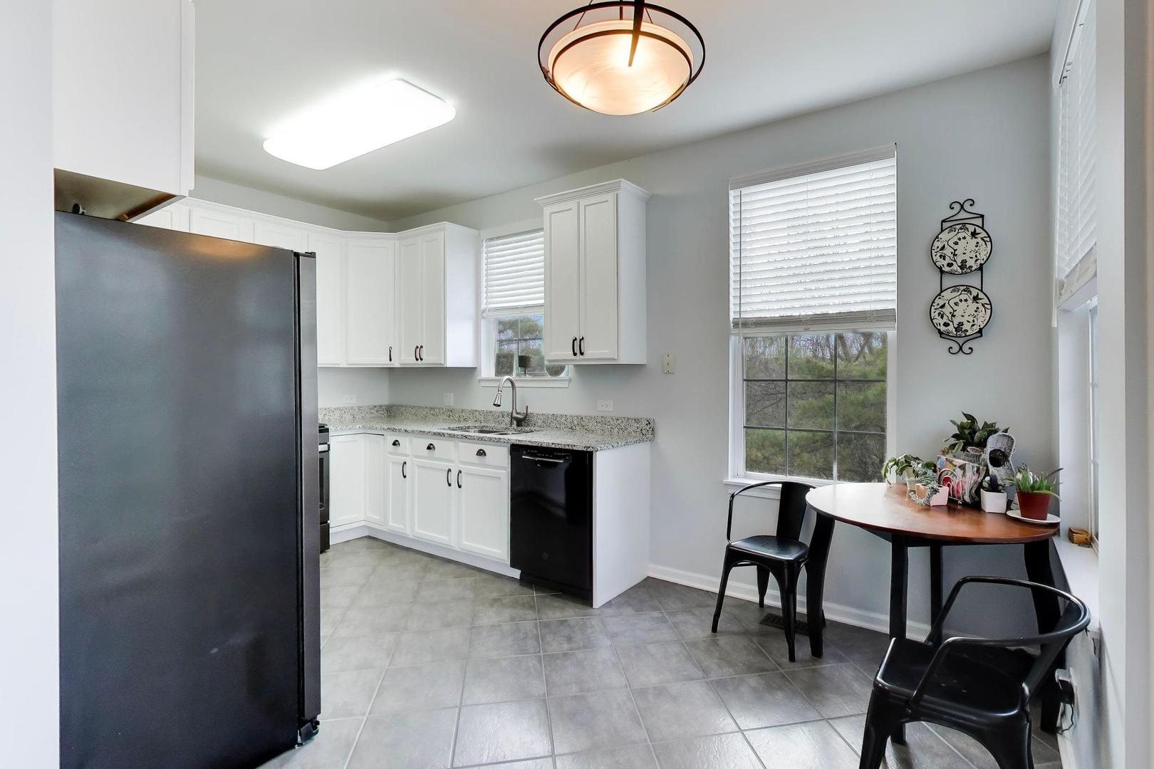 775 Pheasant Trail St. Charles, IL 60174 - Photo 8 of 39