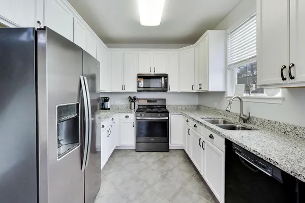 $314,900 | 775 Pheasant Trail, St. Charles, IL 60174