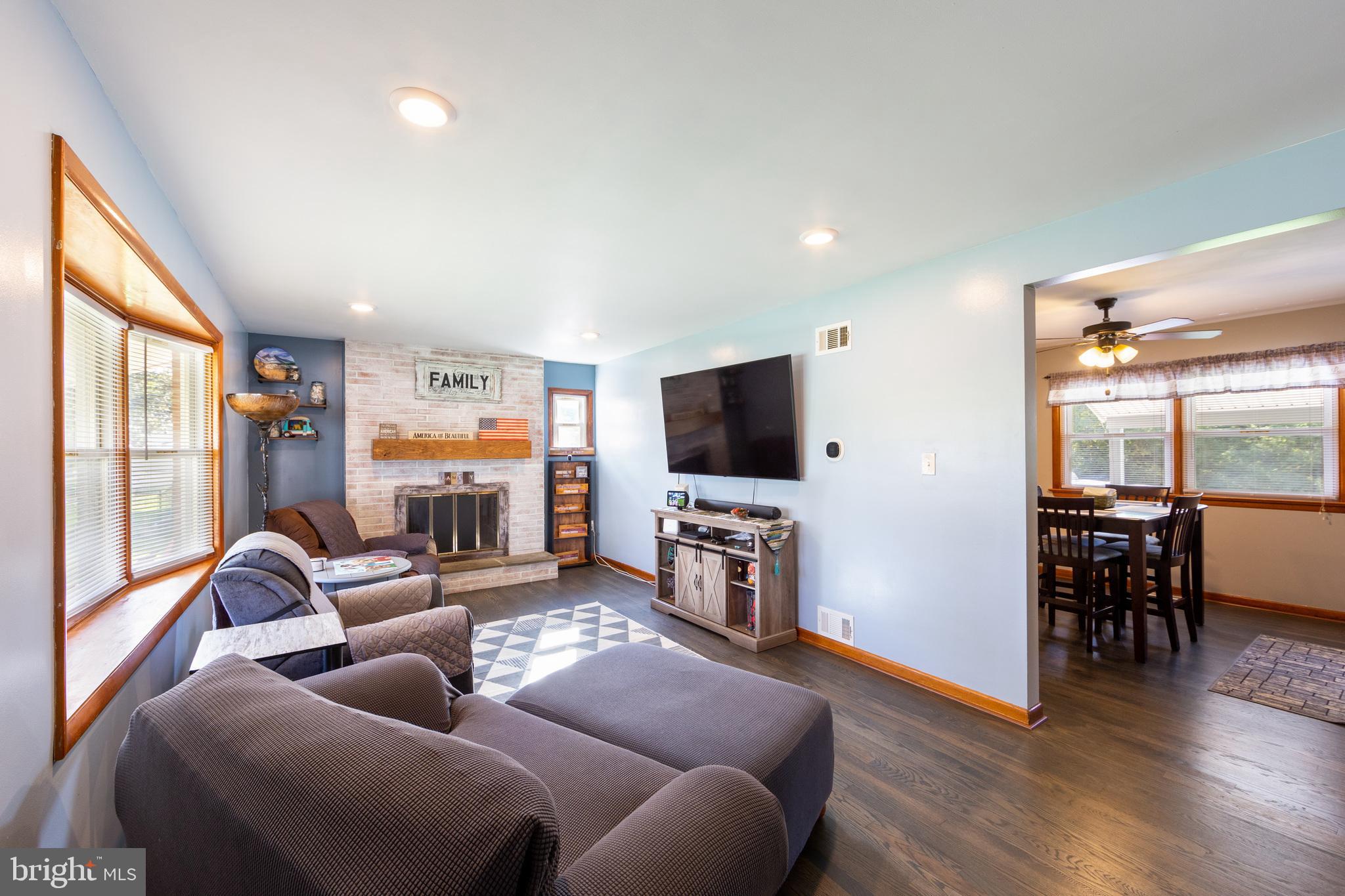 1735 Old River Road Marietta, PA 17547 - Photo 3 of 31