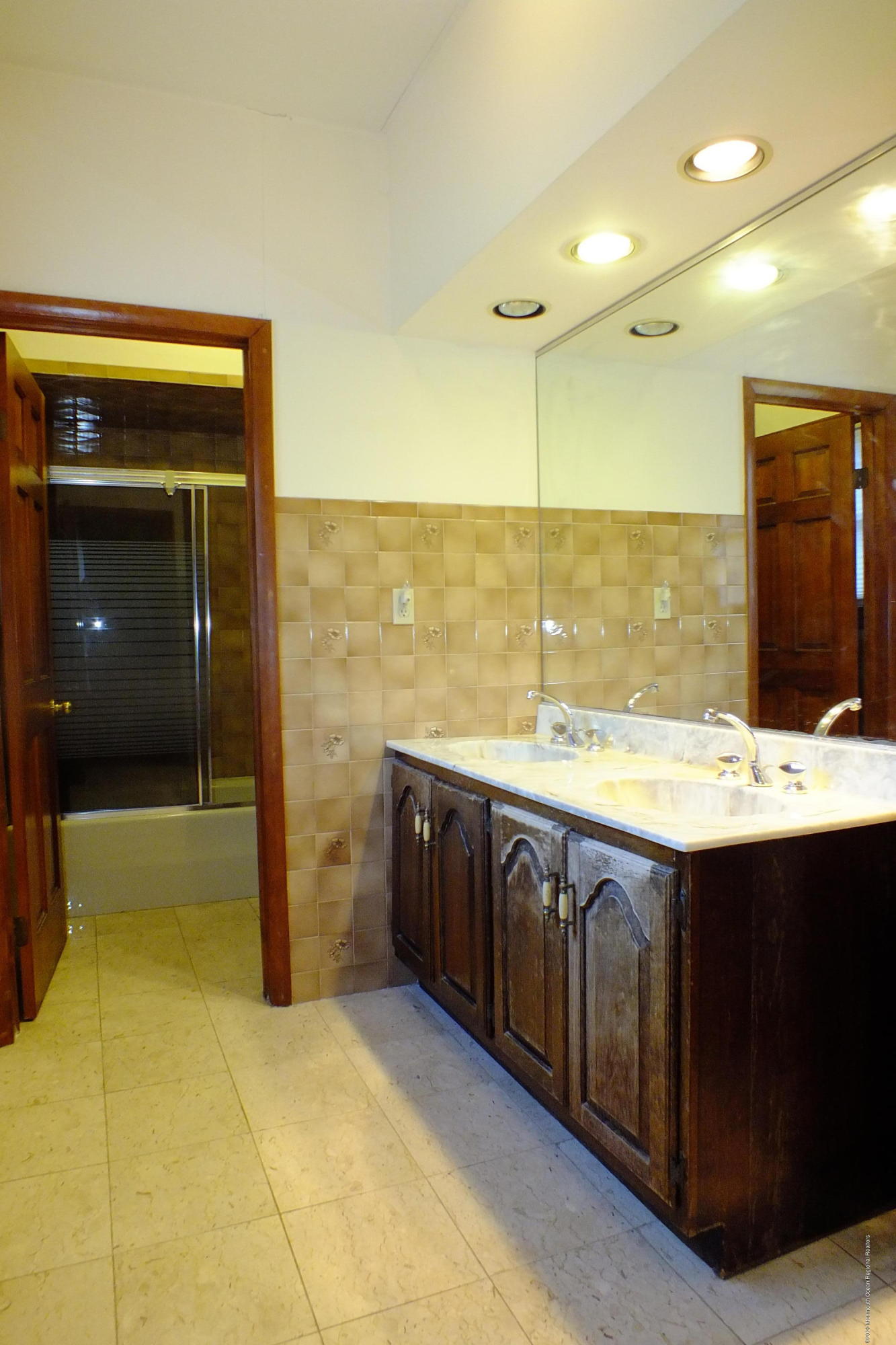 543 Line Road Holmdel, NJ 07733 - Photo 12 of 19 Master Bath