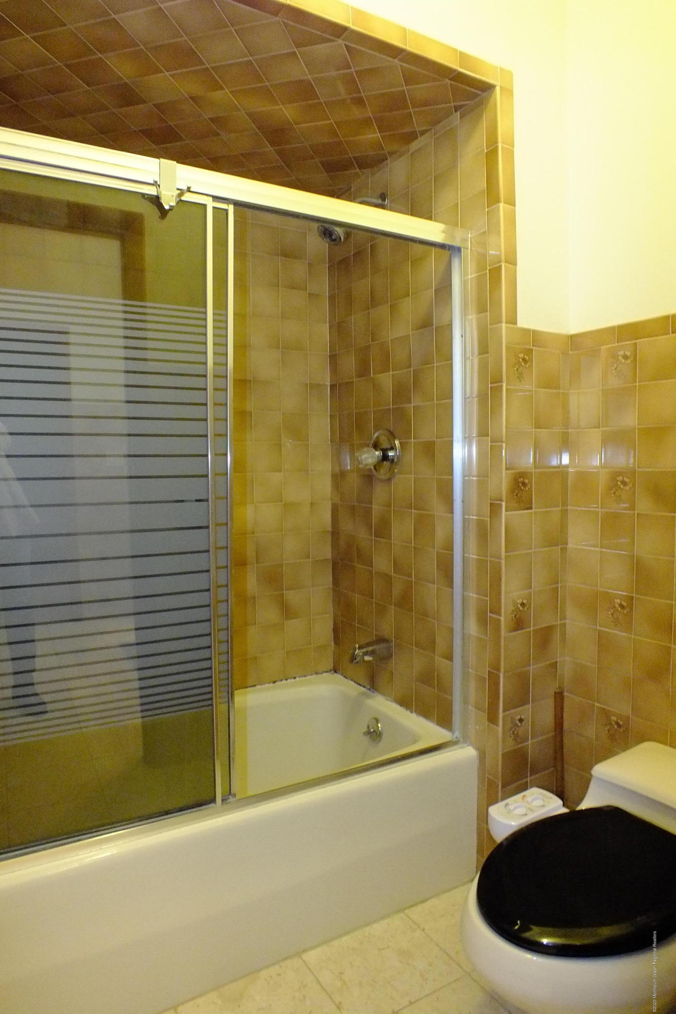 543 Line Road Holmdel, NJ 07733 - Photo 13 of 19 Full Bath