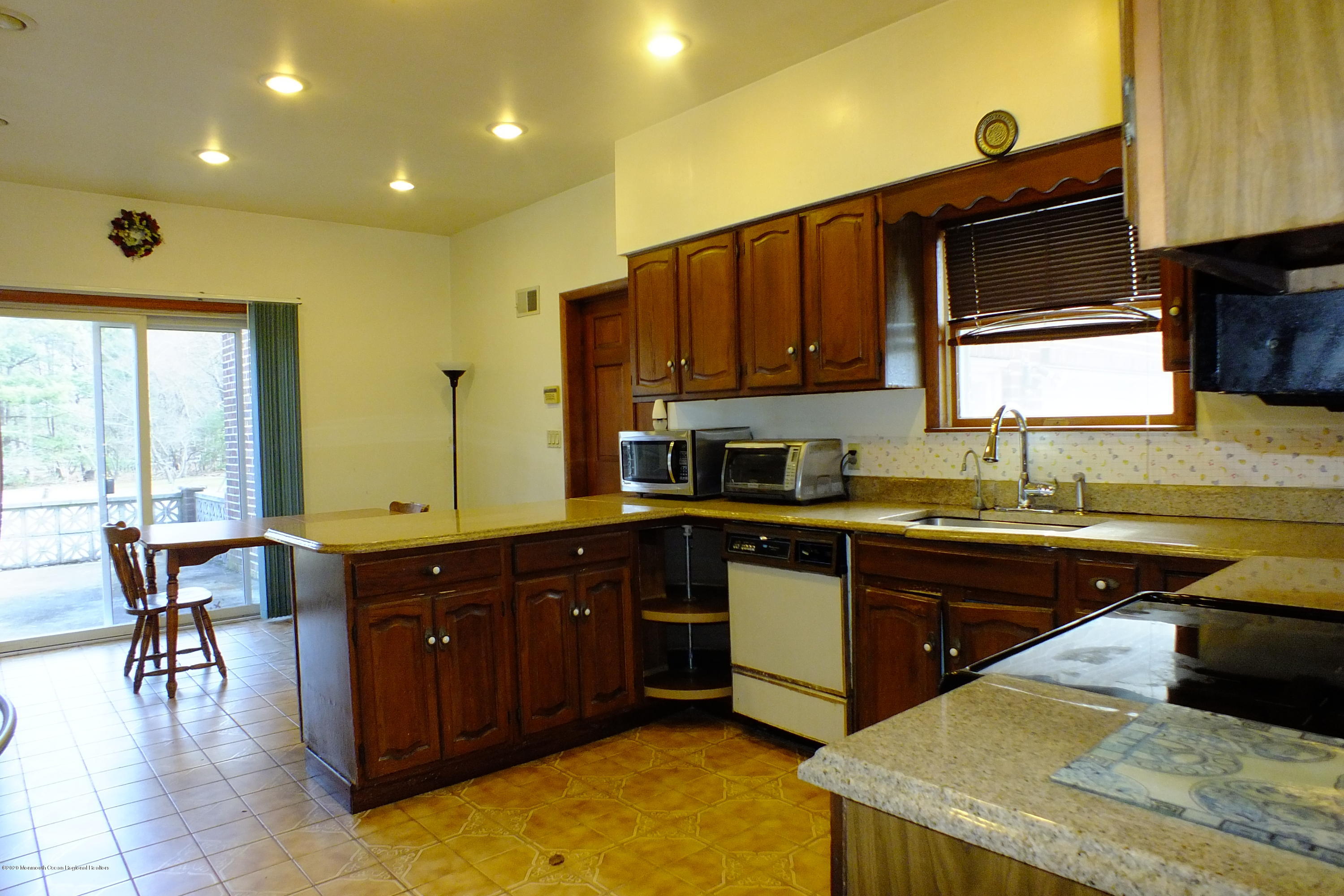 543 Line Road Holmdel, NJ 07733 - Photo 9 of 19 Kitchen to Breakfast