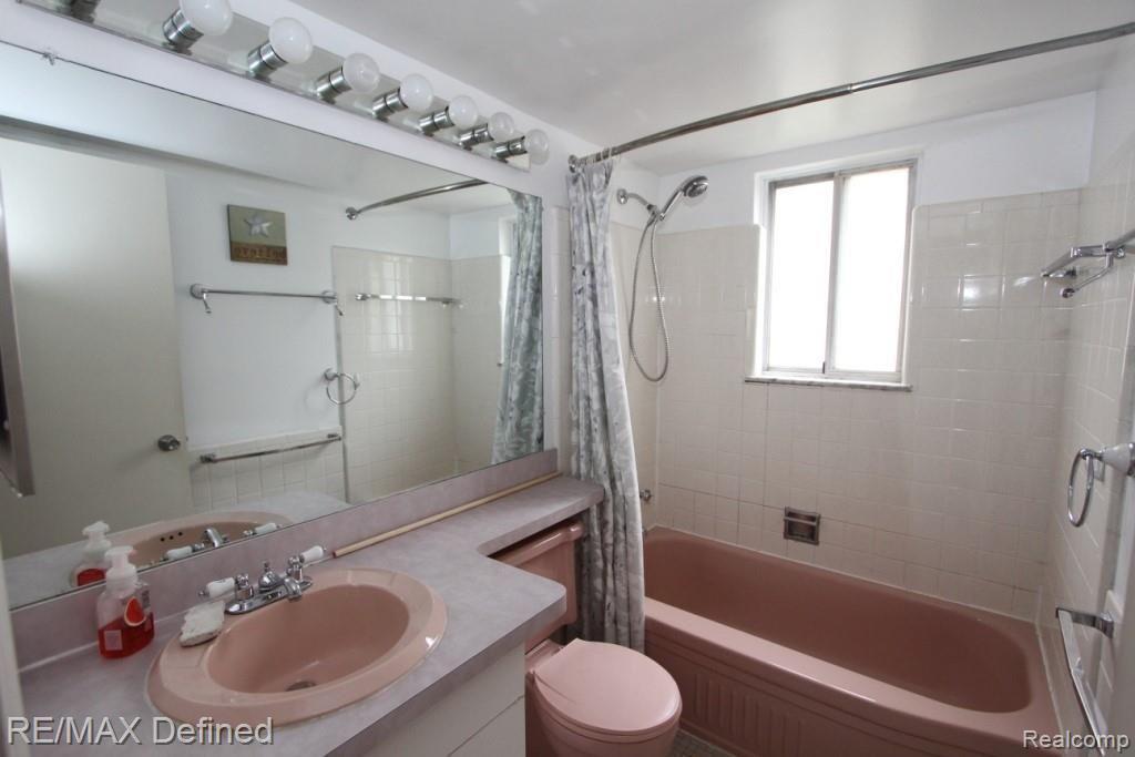 29606 Hoover Road Warren, MI 48093 - Photo 6 of 8