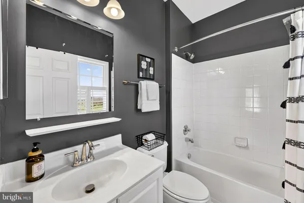 $1,400,000 | 15242 Bankfield Drive, Waterford, VA 20197