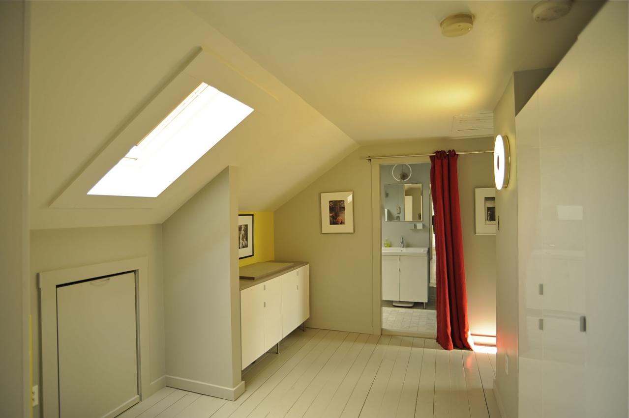 42 Blunt Road Egremont, MA 01230 - Photo 13 of 26 Master dressing area