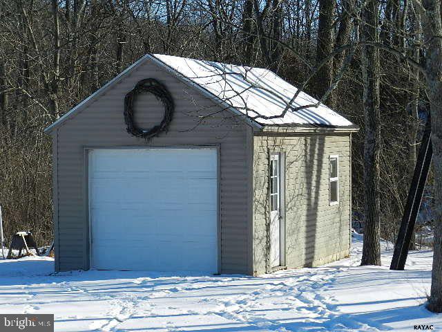 250 South Winding Road Dover, PA 17315 - Photo 8 of 35 Gallery Image 8