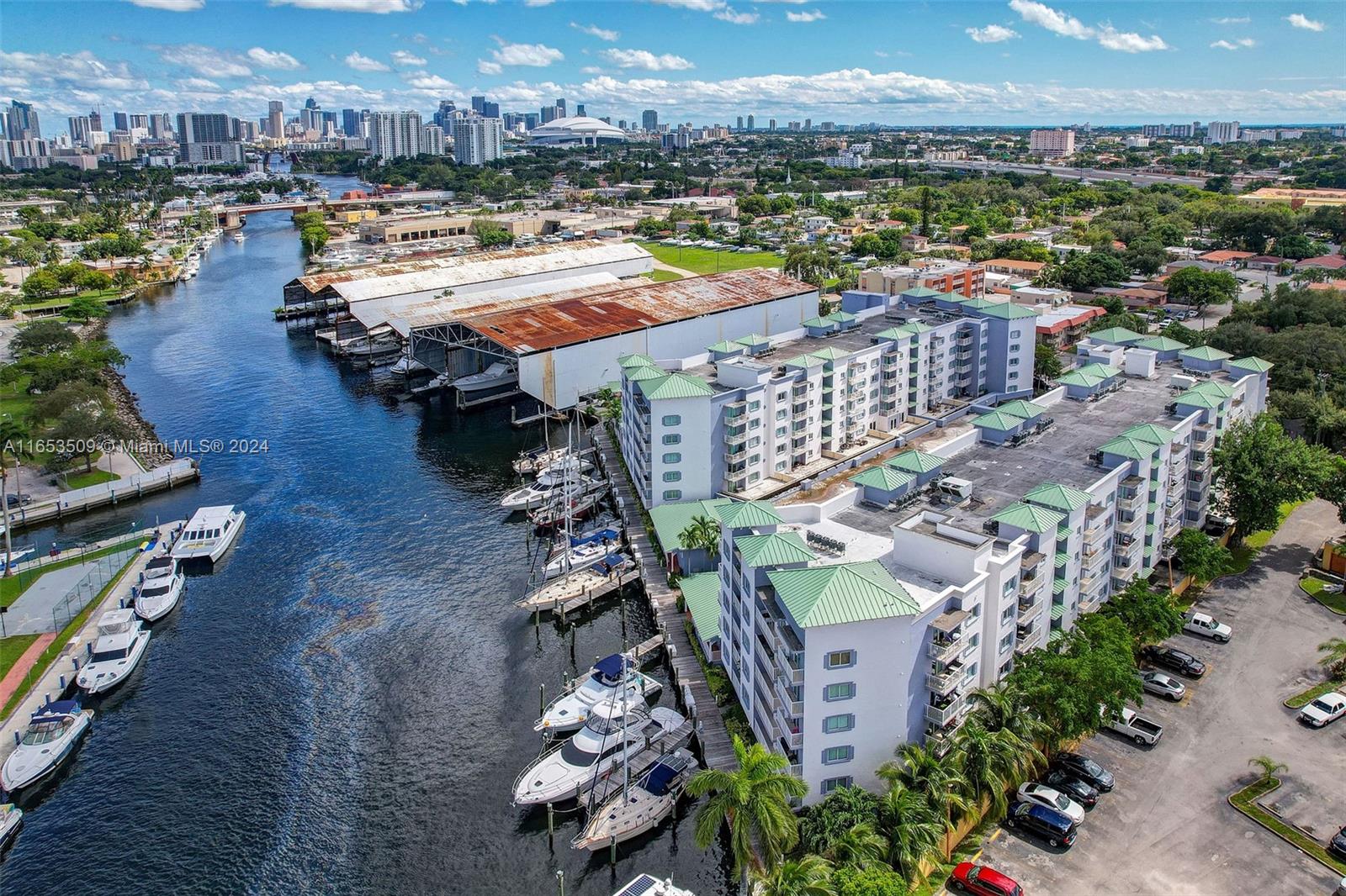 2415 Northwest 16th St Road, Unit 5071 Miami, FL 33125 - Photo 5 of 14 Gallery Image 5