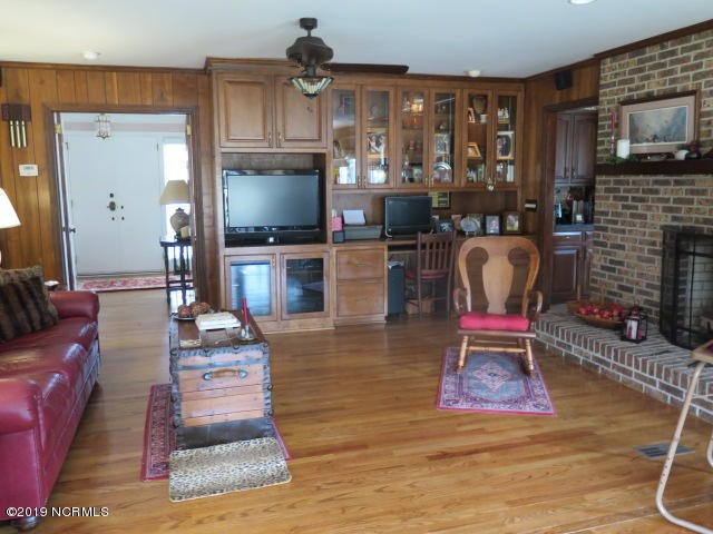 508 Pineview Road Clinton, NC 28328 - Photo 16 of 28 IMG_3477