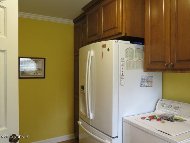 508 Pineview Road Clinton, NC 28328 - Photo 20 of 28 LAUNDRY ROOM
