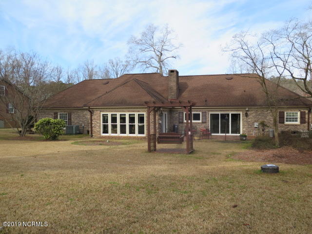 508 Pineview Road Clinton, NC 28328 - Photo 4 of 28 IMG_3491