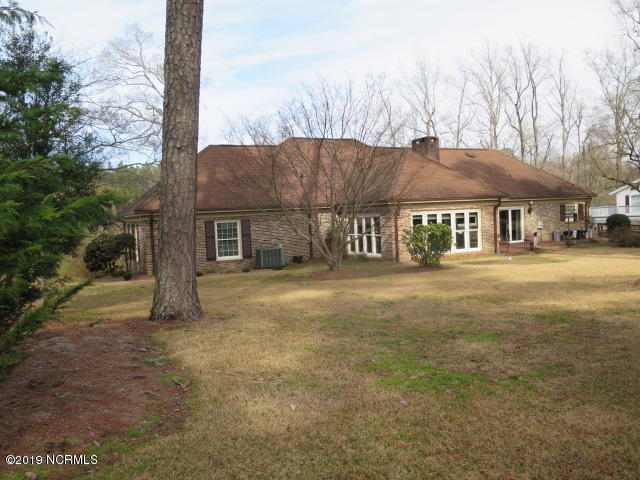 508 Pineview Road Clinton, NC 28328 - Photo 5 of 28 IMG_3495