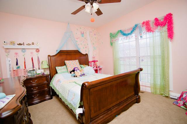 1275 Pomroy Road Manchester, TN 37355 - Photo 5 of 16 Large guest bedroom