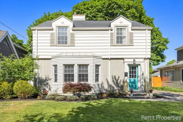$325,000 | 2347 Union Avenue Southeast, Grand Rapids, MI 49507