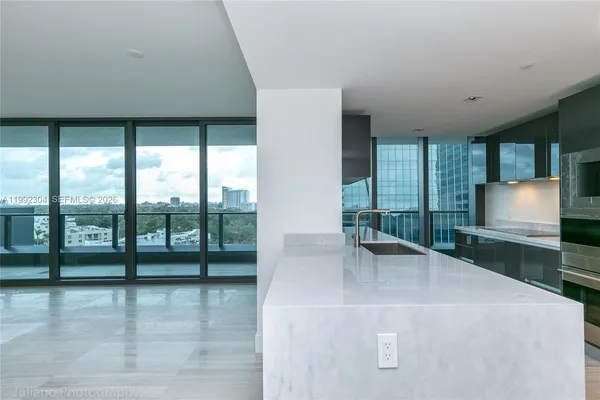 $6,500 | 1451 Brickell Avenue, Unit 905, Miami, FL 33131