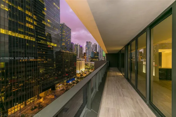 $6,500 | 1451 Brickell Avenue, Unit 905, Miami, FL 33131