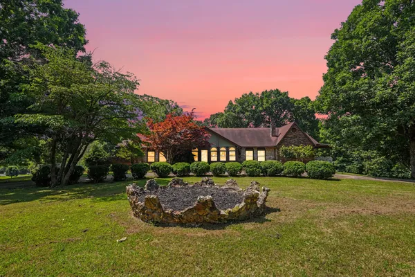 $750,000 | 168 Blue Bird Circle, Summertown, TN 38483