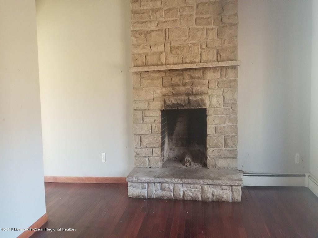 379 Old Tavern Road Howell, NJ 07731 - Photo 2 of 10 20180118_145828