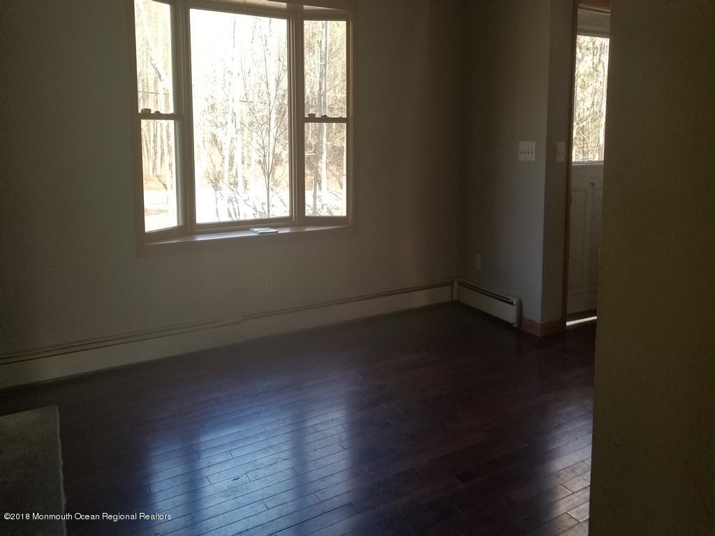 379 Old Tavern Road Howell, NJ 07731 - Photo 3 of 10 20180118_145844