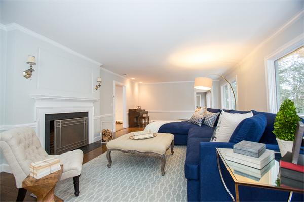 135 Robin Road Weston, MA 02493 - Photo 9 of 14