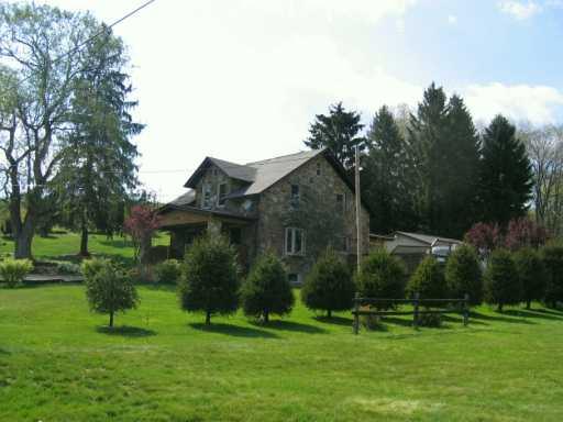 178 Barkley Road Clarksburg, PA 15725 - Photo 2 of 6 View.