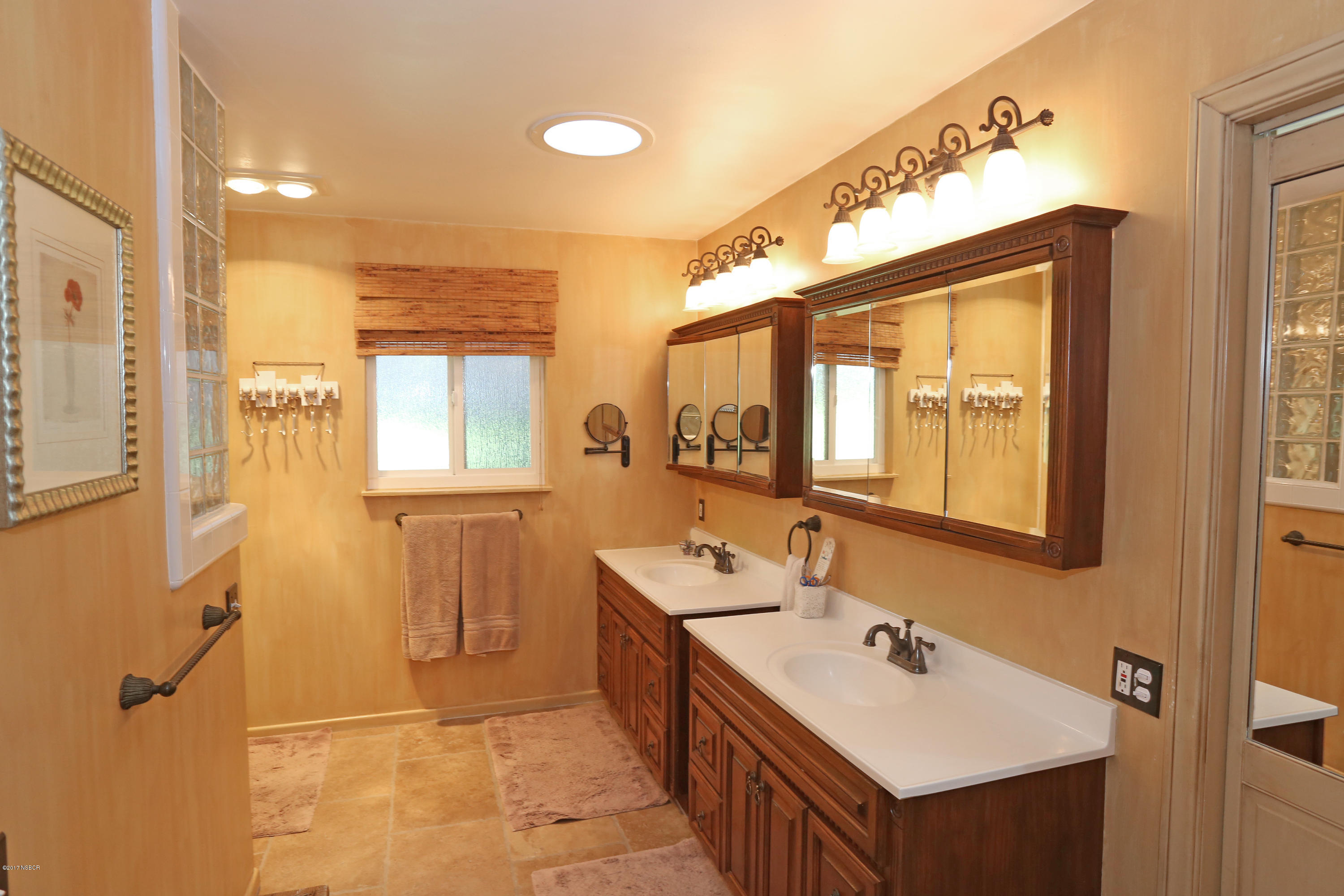 2698 Quail Valley Road Solvang, CA 93463 - Photo 14 of 40 Master Bathroom