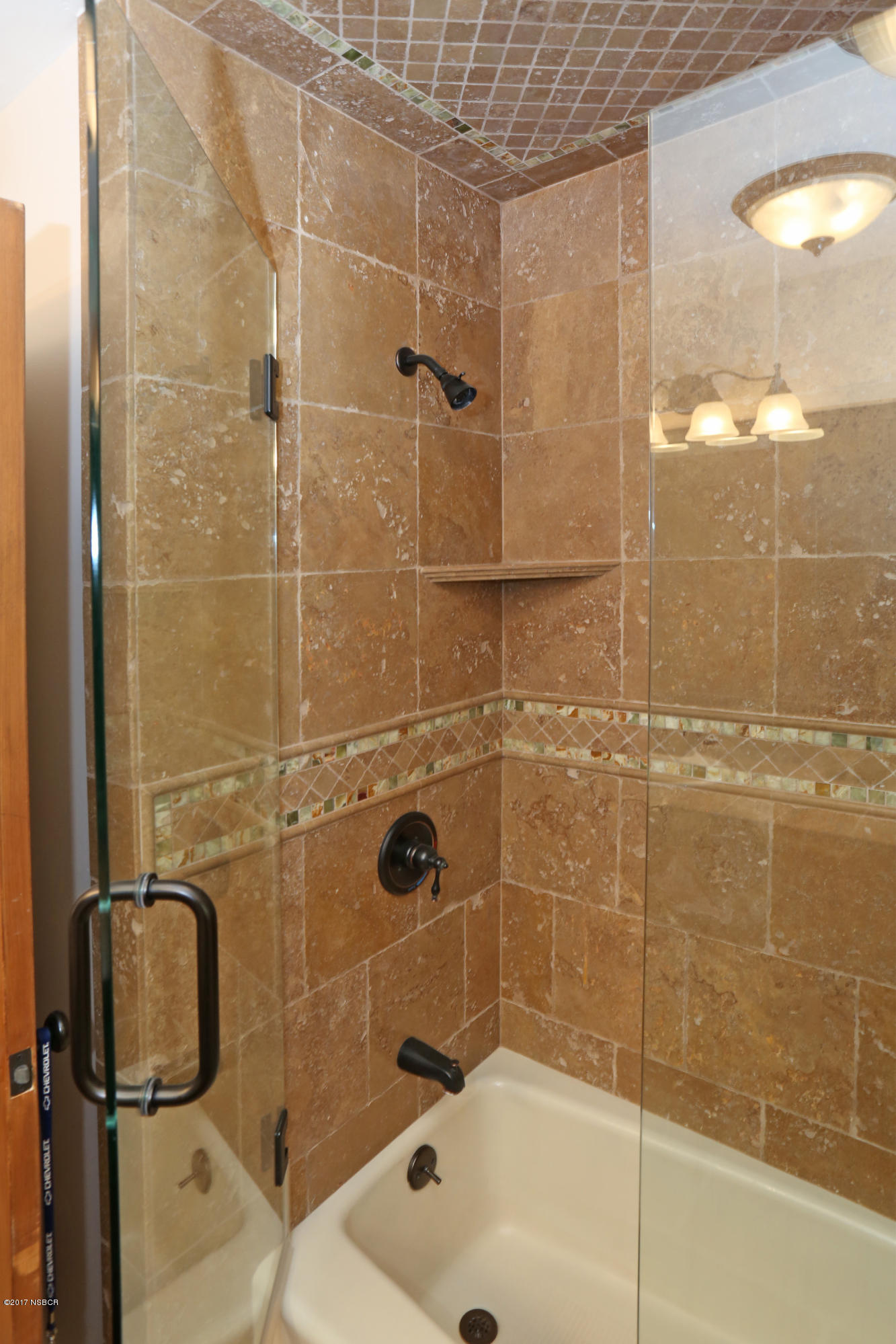 2698 Quail Valley Road Solvang, CA 93463 - Photo 19 of 40 Tub/shower in bath 2