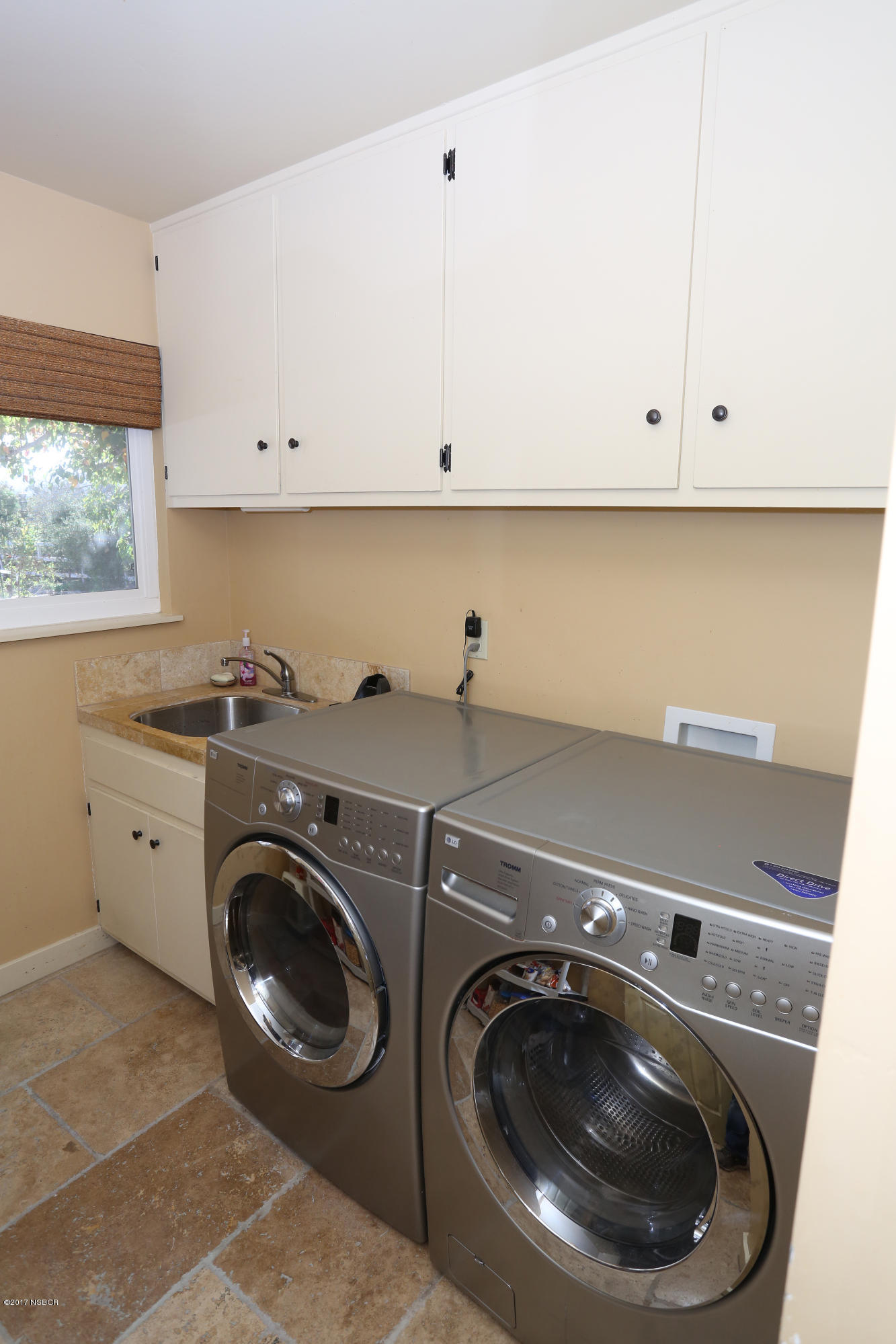 2698 Quail Valley Road Solvang, CA 93463 - Photo 24 of 40 Laundry room