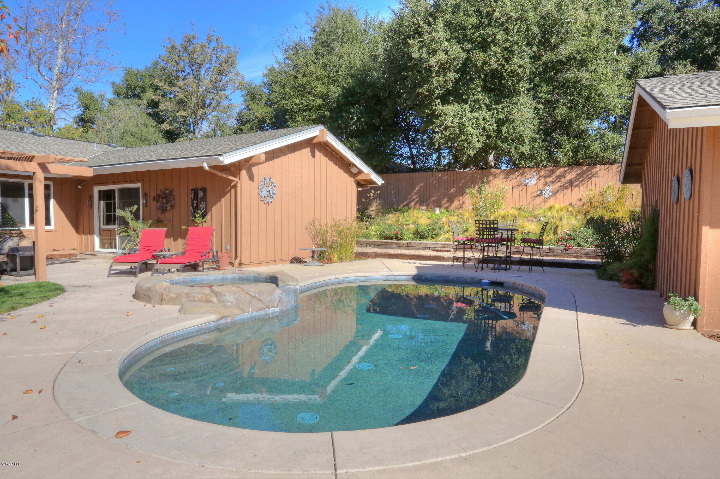 2698 Quail Valley Road Solvang, CA 93463 - Photo 25 of 40 Pool & spa
