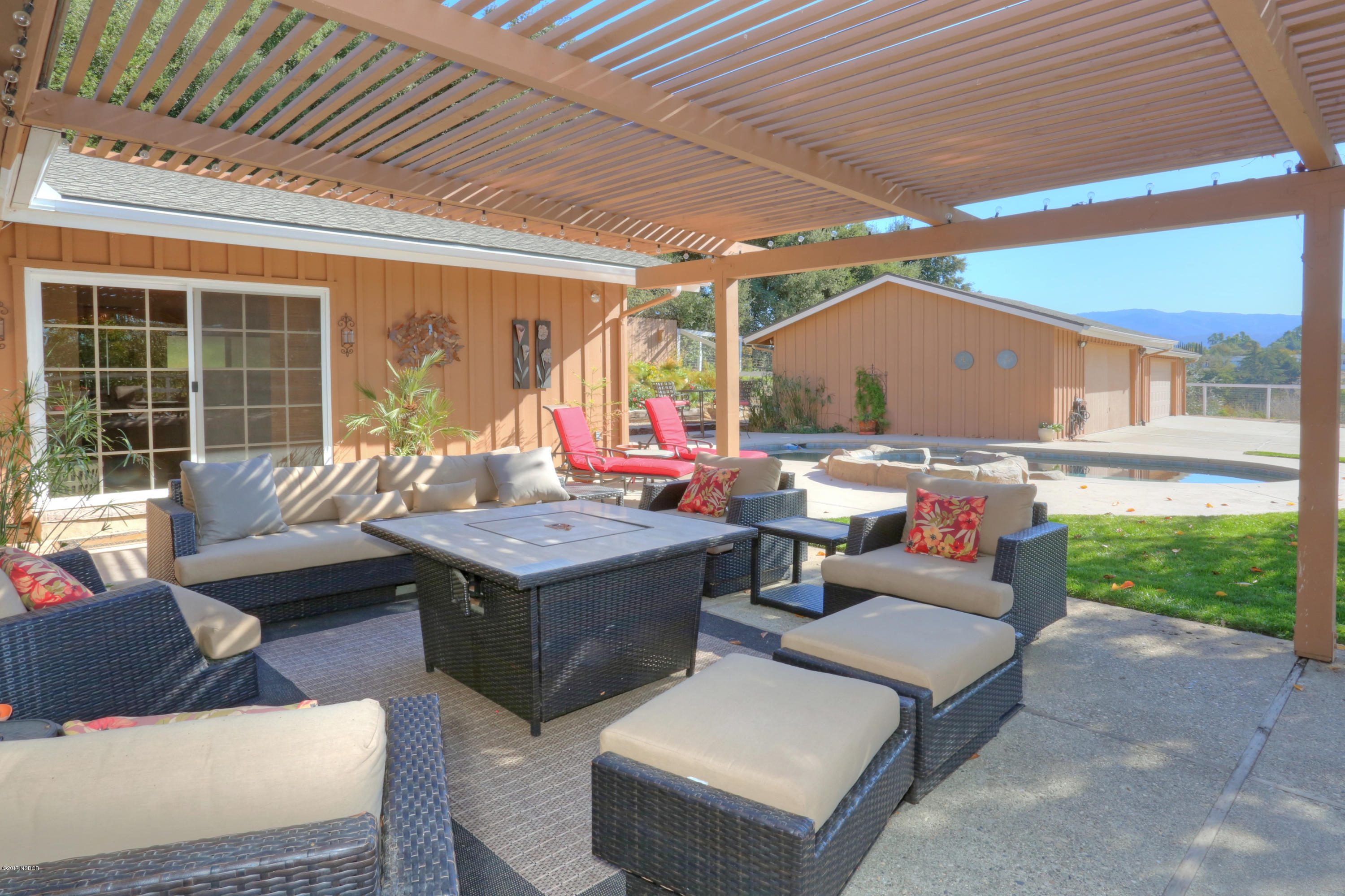 2698 Quail Valley Road Solvang, CA 93463 - Photo 27 of 40 Covered patio
