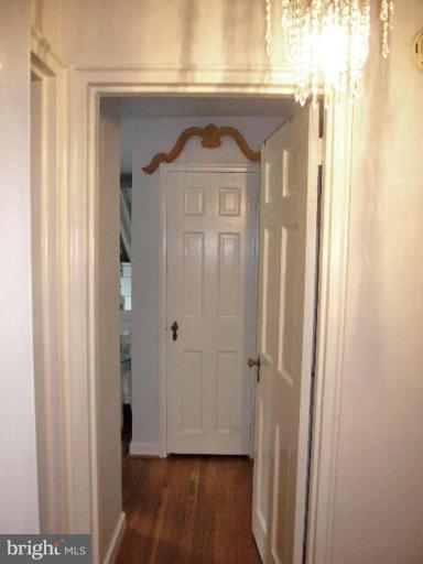 201 East Glebe Road, Unit 6201C Alexandria, VA 22305 - Photo 11 of 23 Hallway