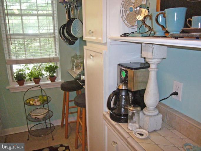 201 East Glebe Road, Unit 6201C Alexandria, VA 22305 - Photo 9 of 23 Kitchen #3