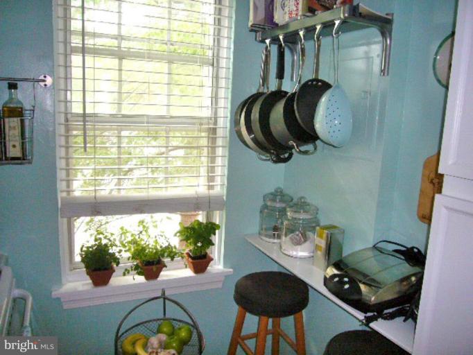 201 East Glebe Road, Unit 6201C Alexandria, VA 22305 - Photo 10 of 23 Breakfast Area