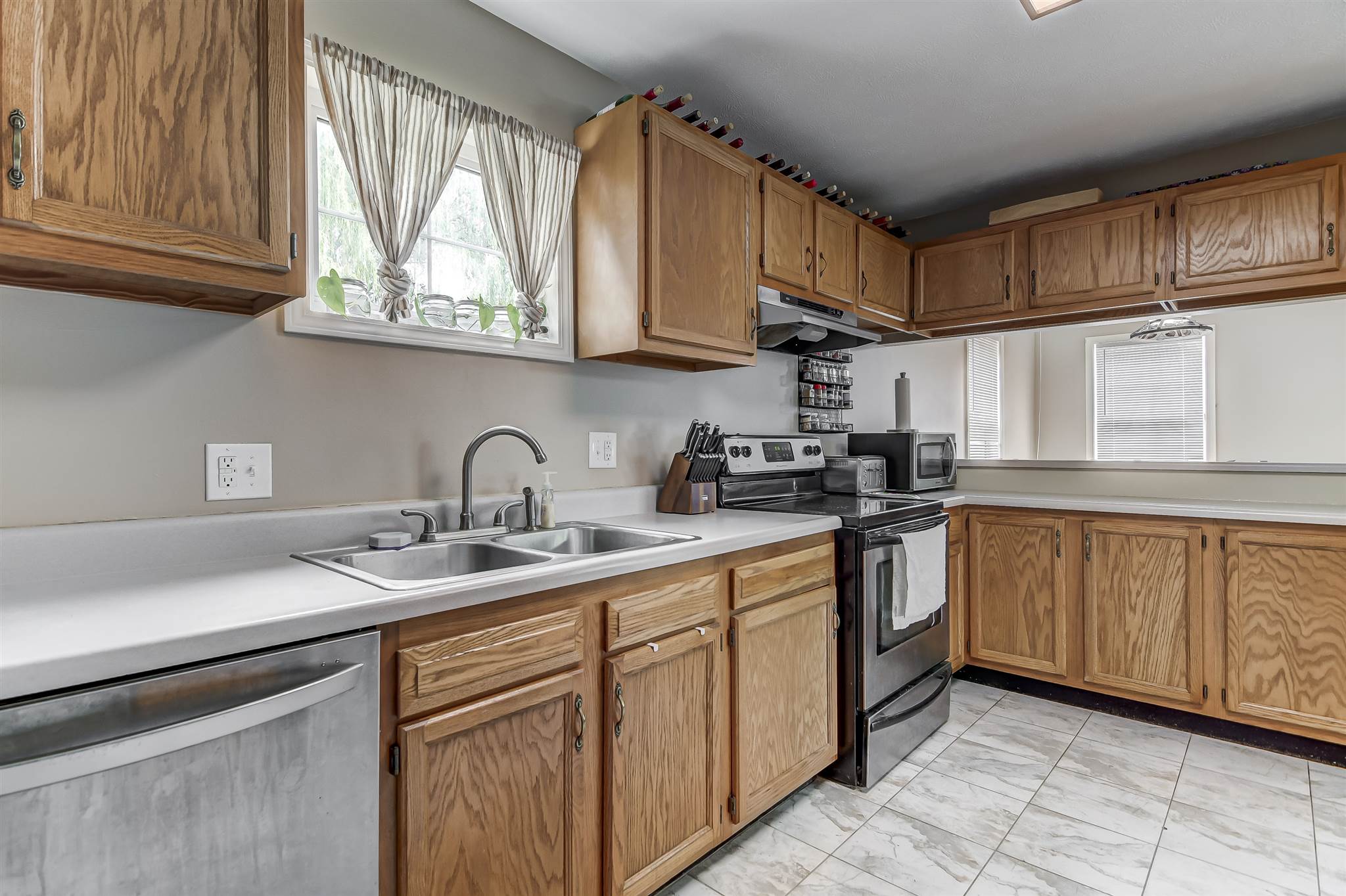1309 Whitney Lane Springfield, IL 62702 - Photo 14 of 35